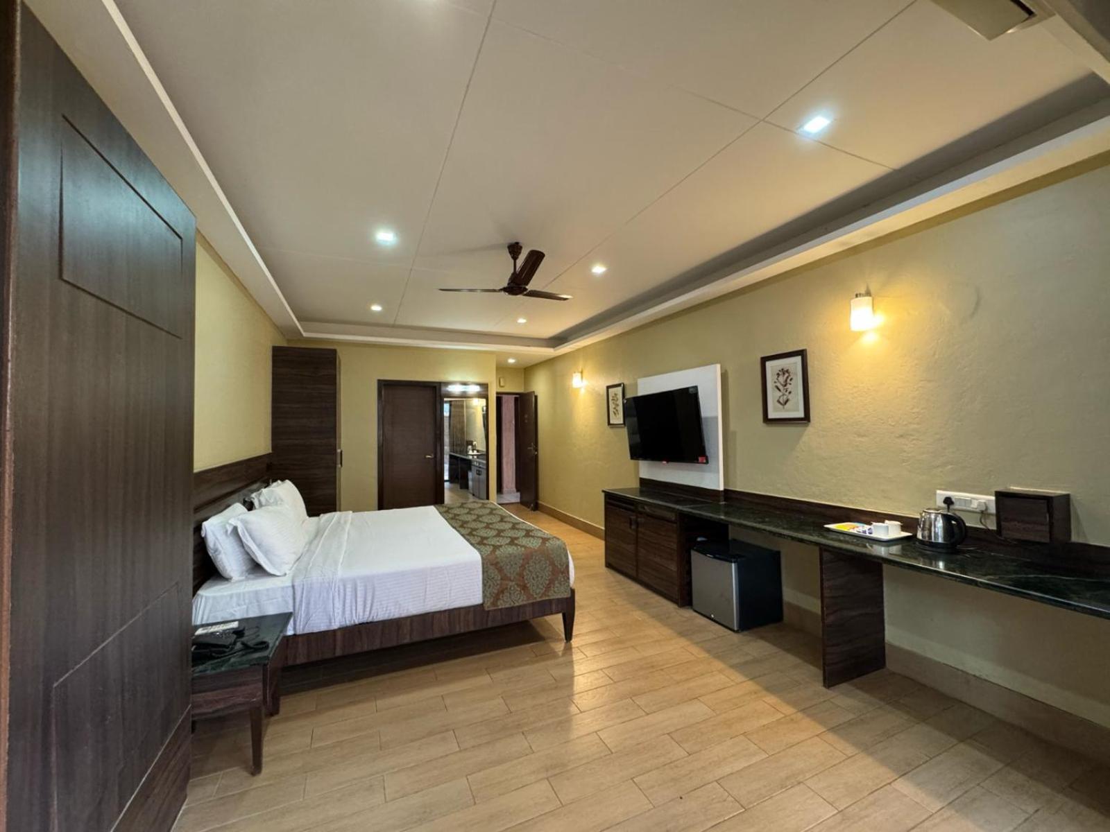 Upper Deck Resort - Stay And Relax At The Highest Peak Лонавала Экстерьер фото