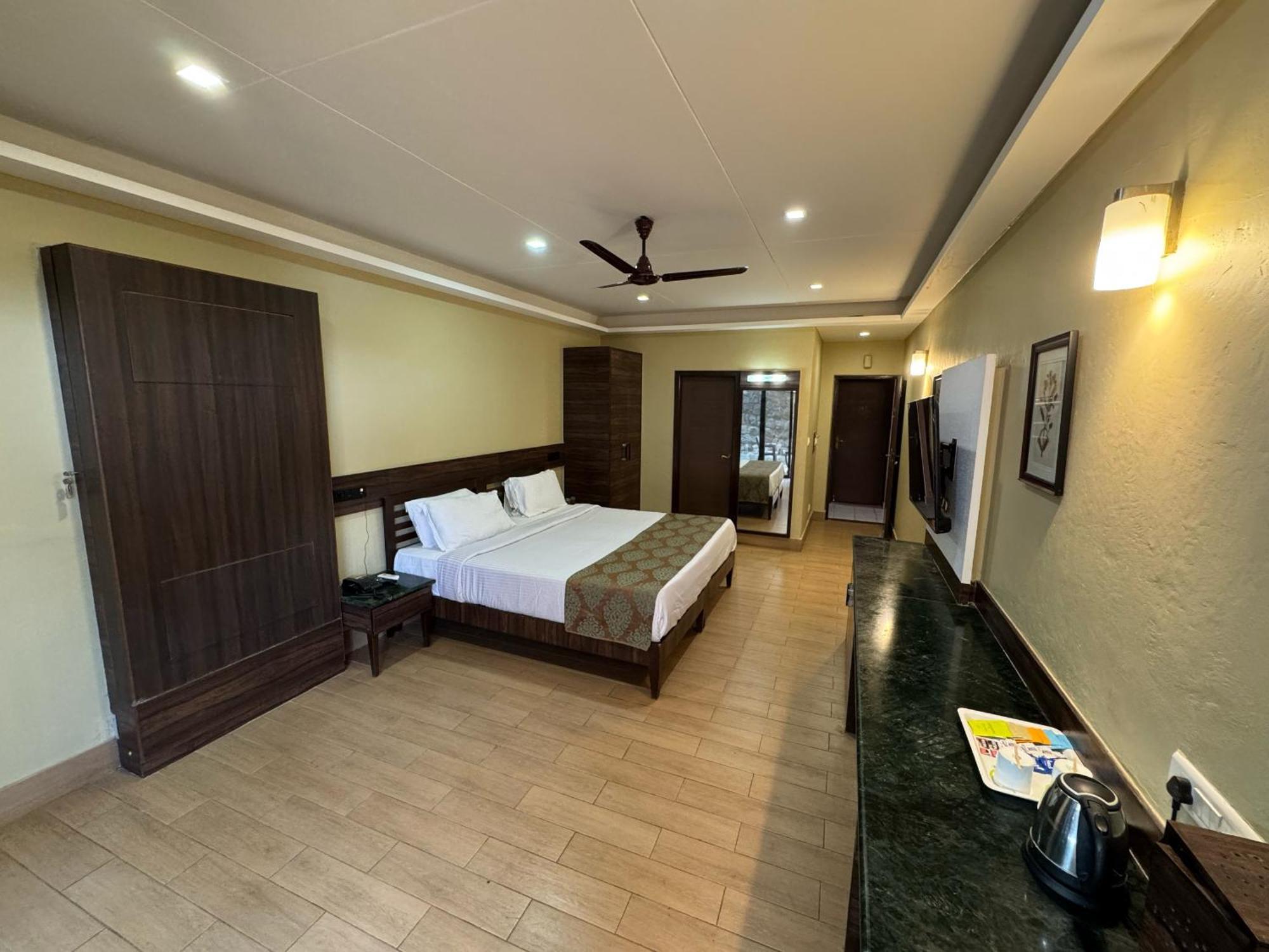 Upper Deck Resort - Stay And Relax At The Highest Peak Лонавала Экстерьер фото