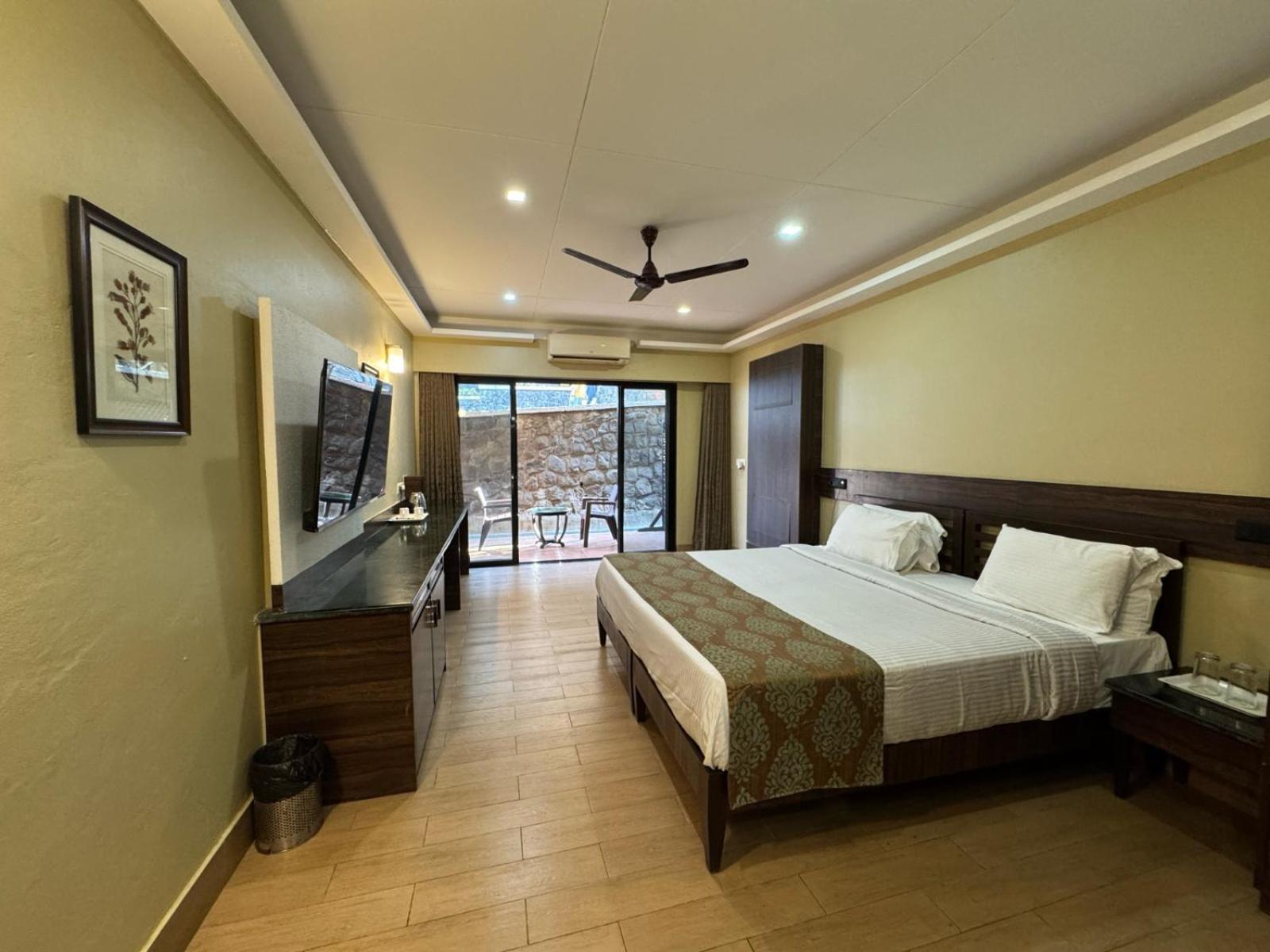 Upper Deck Resort - Stay And Relax At The Highest Peak Лонавала Экстерьер фото