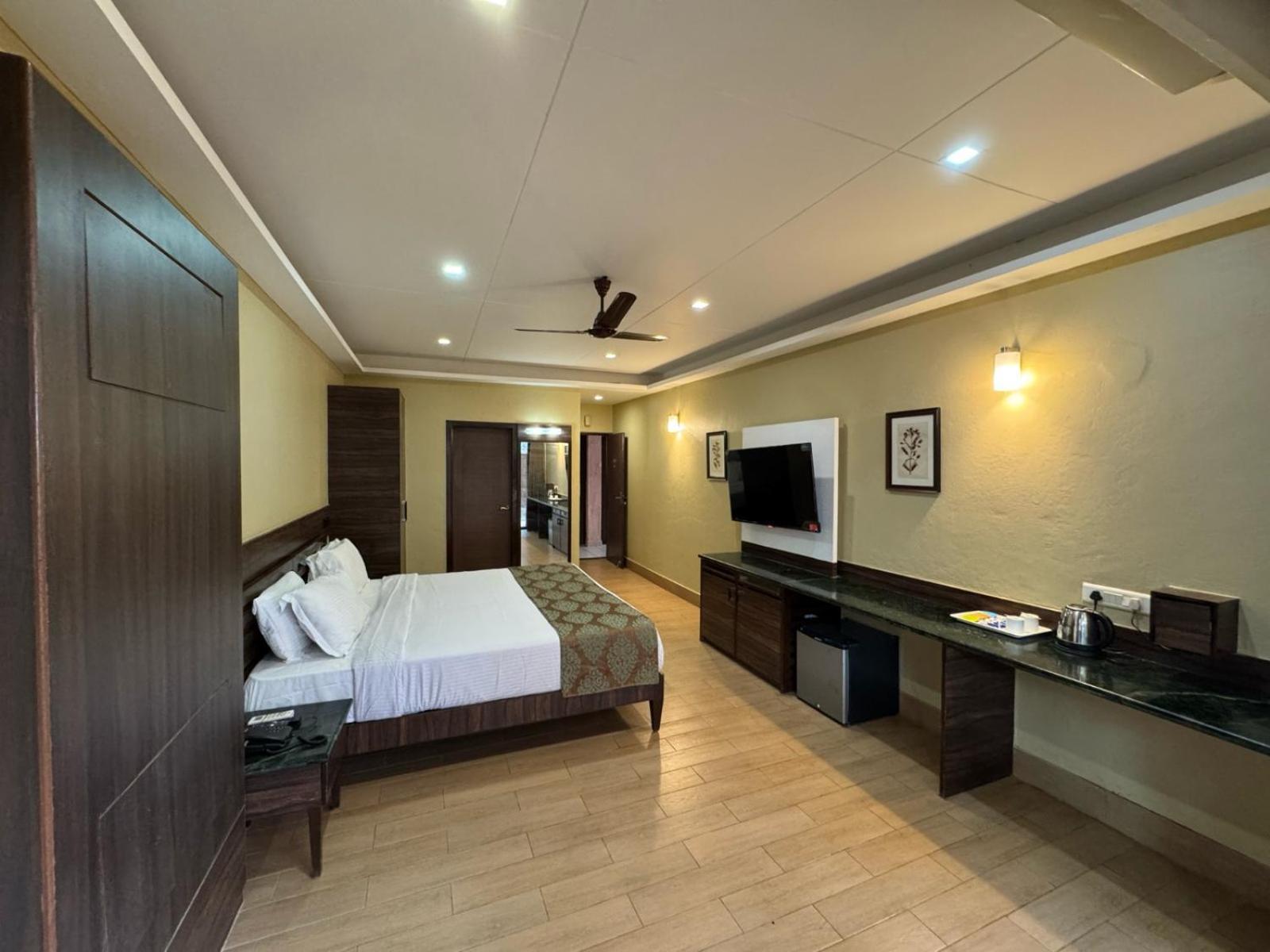 Upper Deck Resort - Stay And Relax At The Highest Peak Лонавала Экстерьер фото