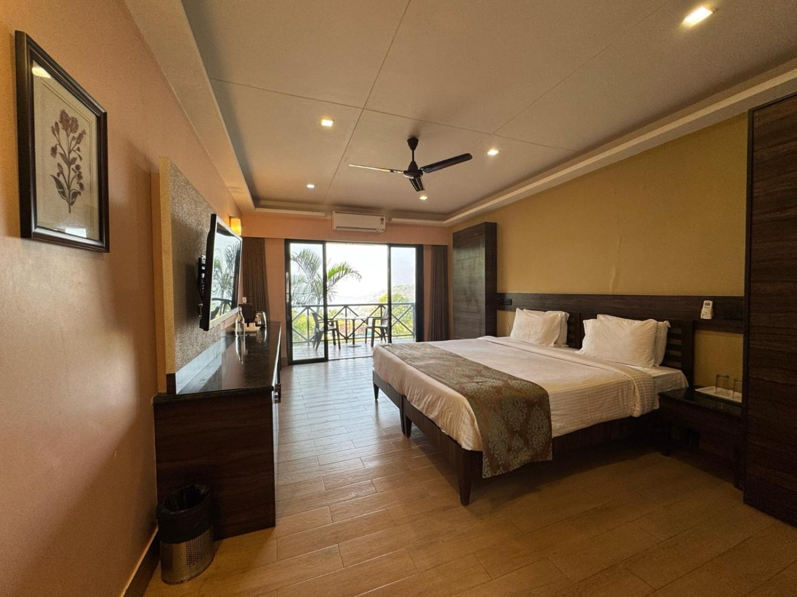 Upper Deck Resort - Stay And Relax At The Highest Peak Лонавала Экстерьер фото