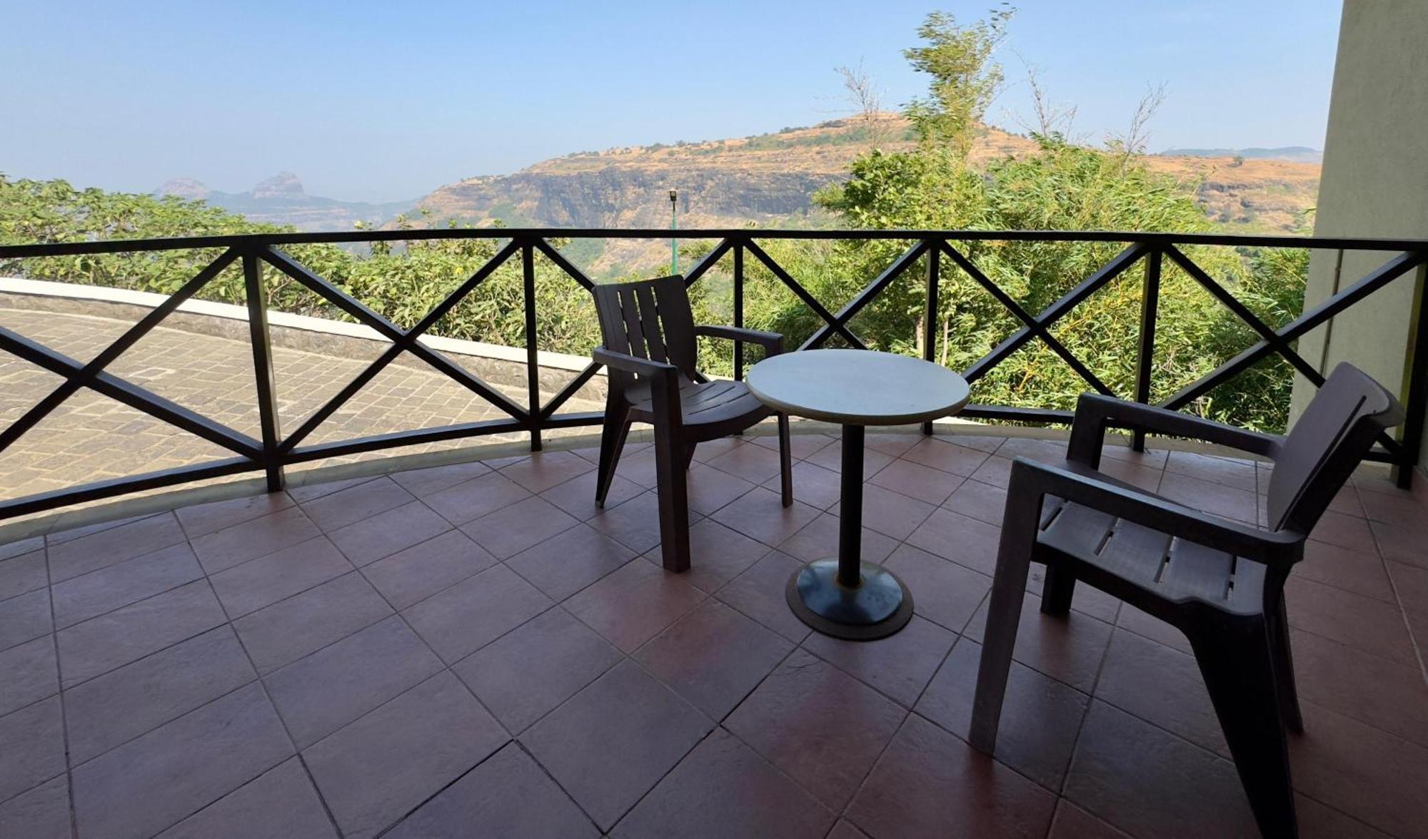 Upper Deck Resort - Stay And Relax At The Highest Peak Лонавала Экстерьер фото