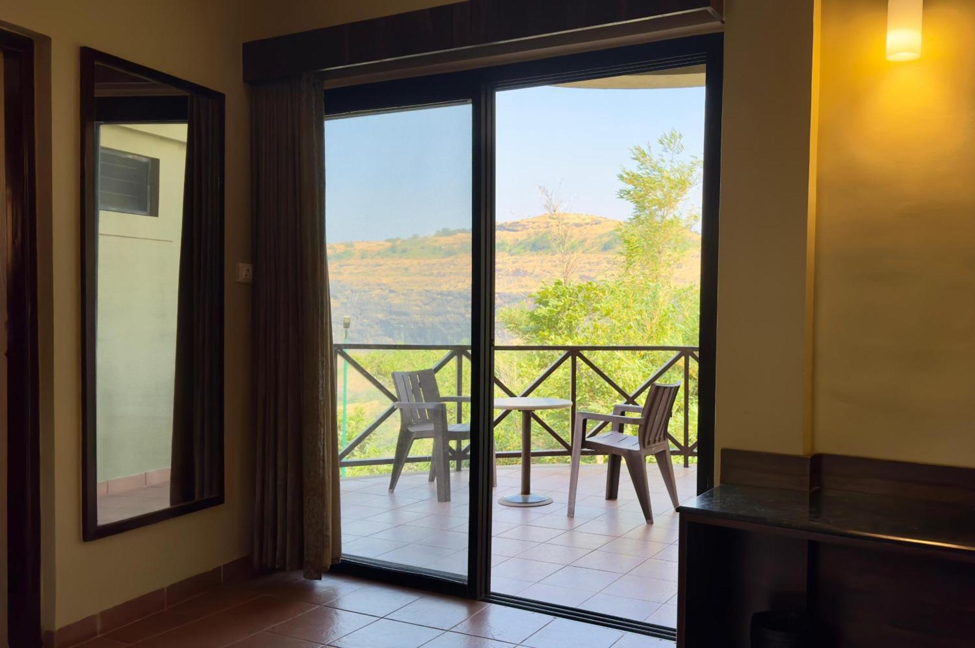 Upper Deck Resort - Stay And Relax At The Highest Peak Лонавала Экстерьер фото