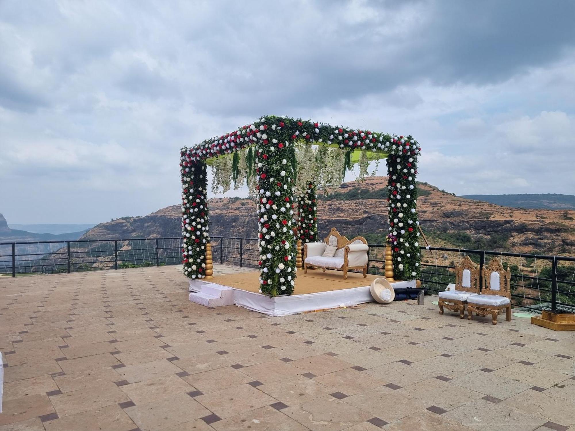 Upper Deck Resort - Stay And Relax At The Highest Peak Лонавала Экстерьер фото